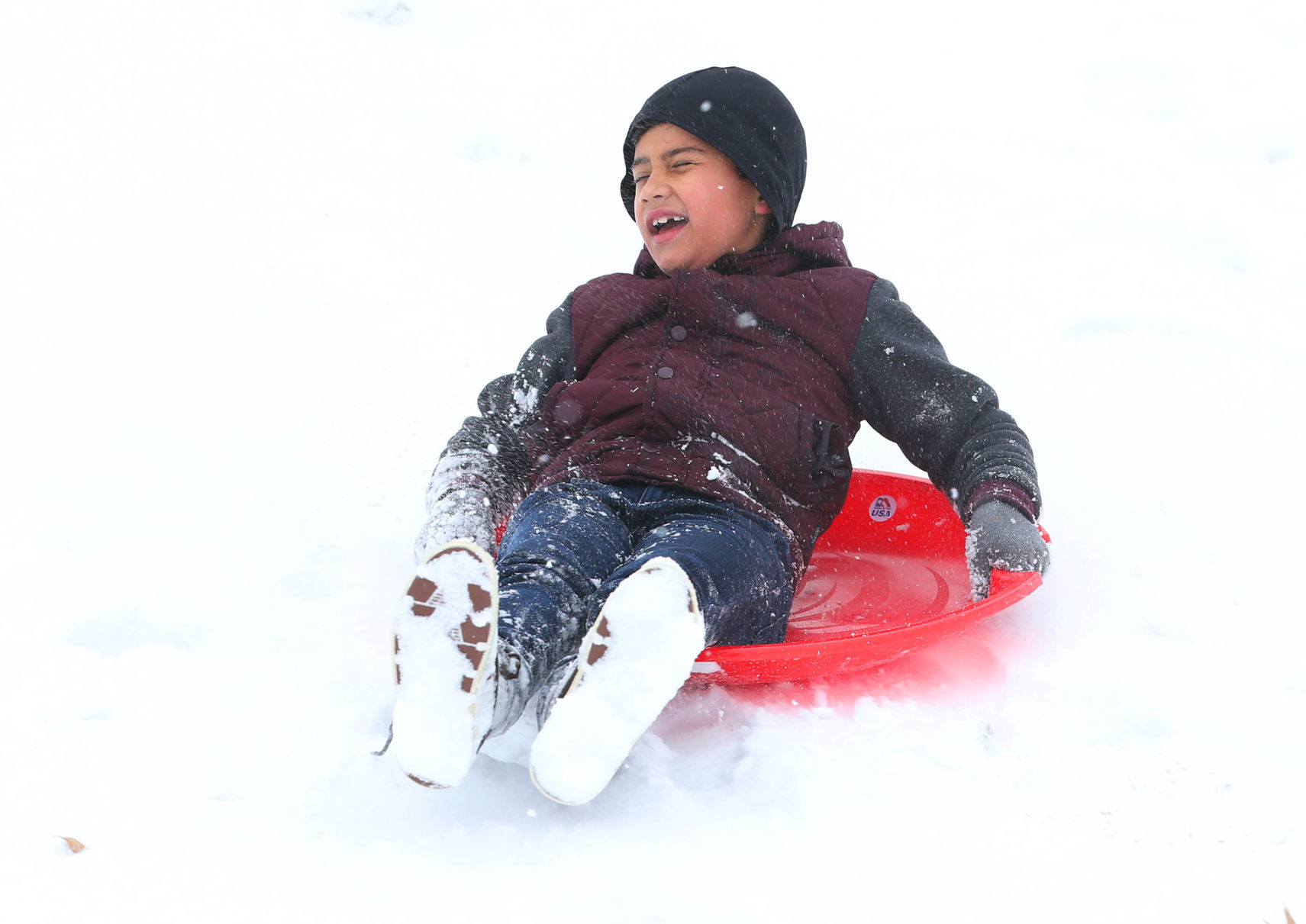 Snow falls on Tulsa area, northeast Oklahoma